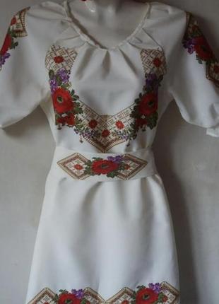 Шикарное платье в украинском стиле3 фото