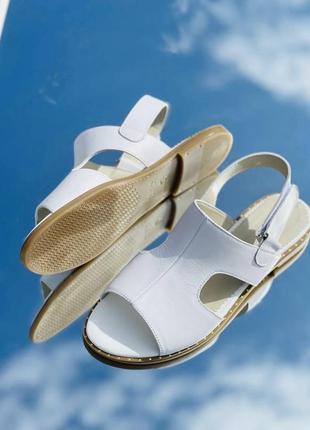Босоніжки натур шкіра білі 36-44р всі кольори