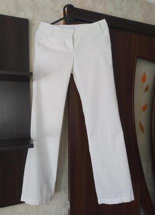 Белые хлопковые брюки прямые