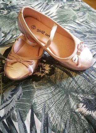 Праздничные туфли принцессы балетки металлик цвет розовое золото2 фото