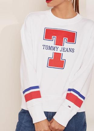 Оверсайз світшот tommy jeans
оригінал3 фото