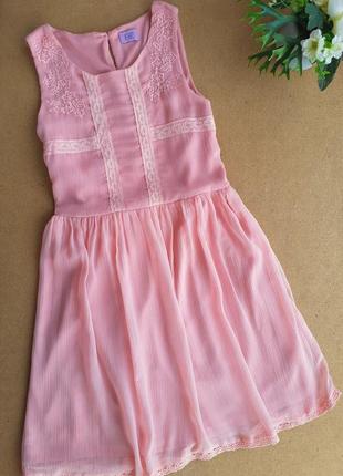 Нежное шифоновое розовое платье с вышивкой, кружевом на 9-10 лет