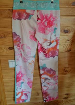 Шикарные брюки sassofono в цветочный принт! широкие лампасы+кружево!8 фото