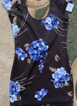 Платье на лето в цветочный принт, с открытой спиной4 фото