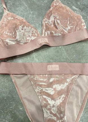 Велюровый комплект victoria’s secret 75b 34b 75c 34d 75d 34d 80b 36b 80c 36c 75a 34a 70с 32с розовый набор виктория сикрет
