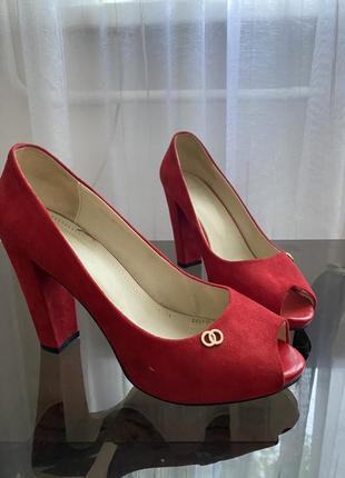 Туфлі на підборах / туфли на каблуке