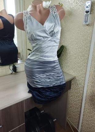 Вечірня сукня