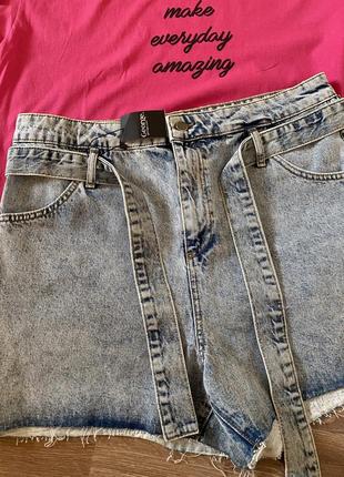 Стильные джинсовые шорты с поясом2 фото