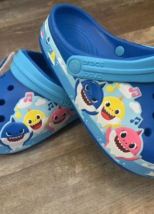 Крокси kids' crocs fun lab baby shark band clog j33 фото