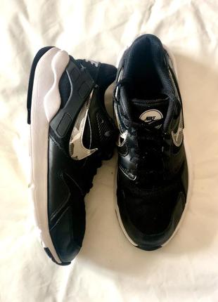 Кроссовки от nike