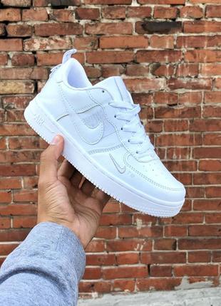 Шикарные белые женские кроссовки найк nike air force white. осенние, демисезонные