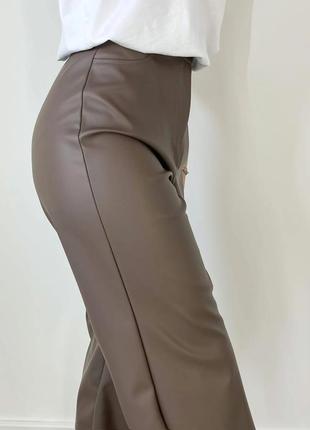 Прямые кожаные брюки женские "marron"i распродажа модели3 фото