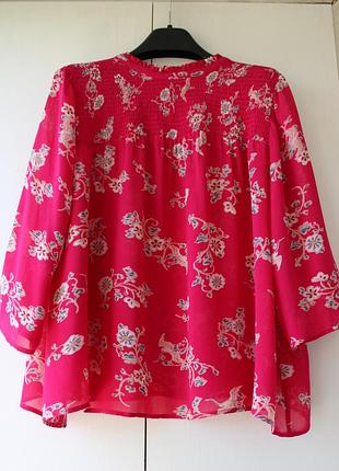 Ярко-розовая шифоновая блуза-разлетайка