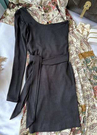 Платье мини new look асимметричное облегающее черное в рубчик на один рукав 🖤1 фото