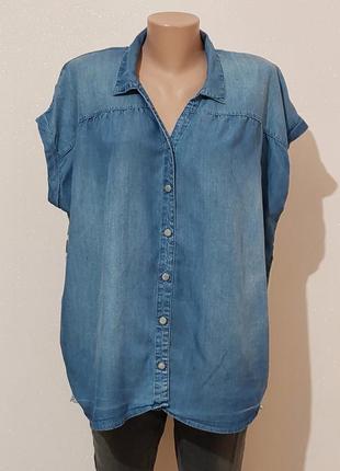 Джинсова сорочка з декором від 54-того розміру