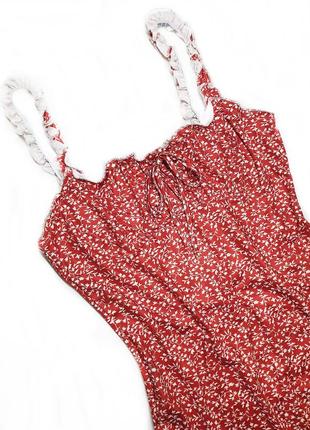Красное мини платье облегающее на бретельках в цветочки2 фото