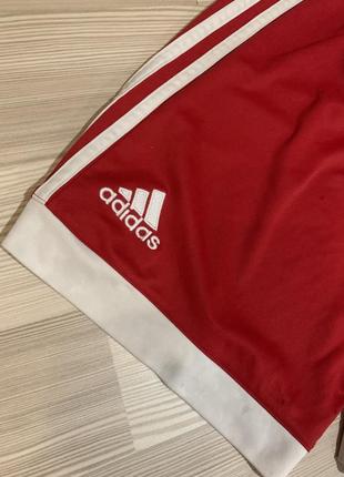 Футбольні шорти футбольної команди баварія, бренду adidas розмір м2 фото