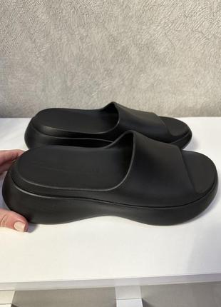 Шлепанцы zara