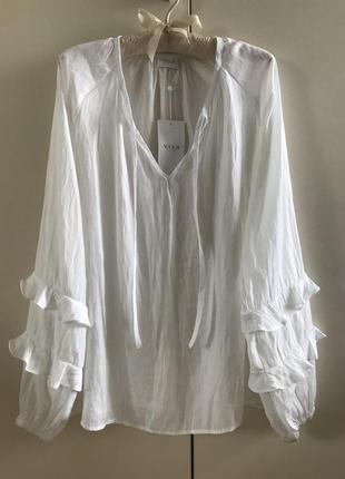 Біла блузка vila з об'ємними рукавами, р. 409 фото