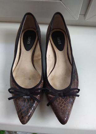 Туфли, балетки с принтом рептилии)