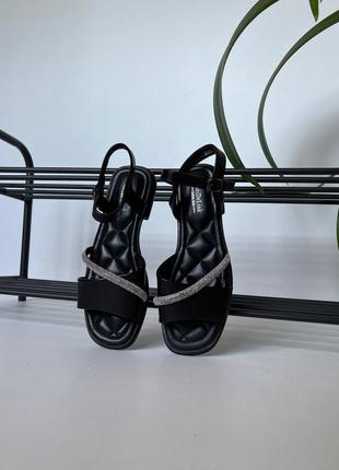 Босоножки сандали черные с камнями стразами низкий ход4 фото