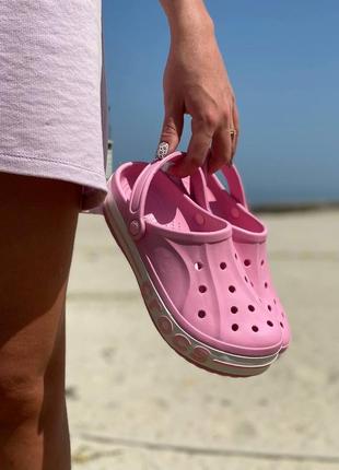 Женские шлепанцы crocs pink logo / smb4 фото