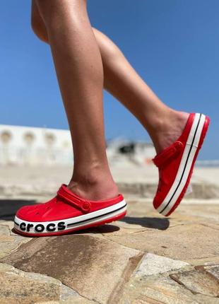 Жіночі шльопанці crocs red logo / smb4 фото