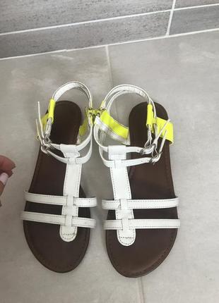 Босоніжки ronzo