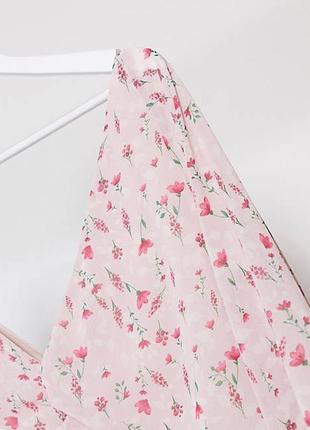 Шикарное мини платье в цветочный принт4 фото
