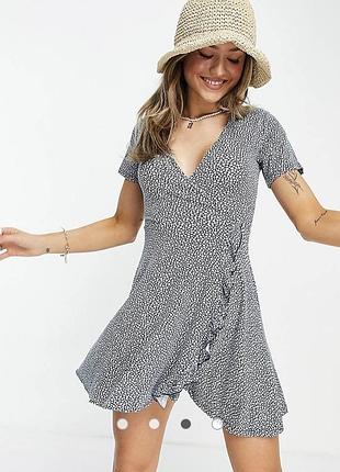 Платье в винтажном стиле в мелкий цветок