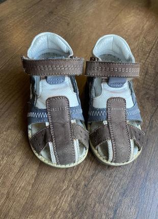 Кожаные босоножки