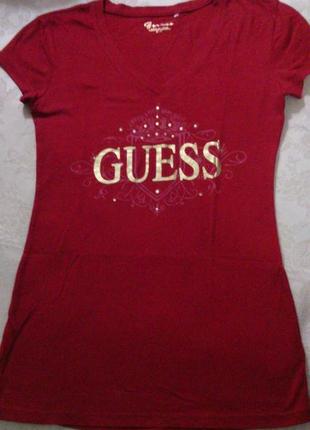 Супер классная футболка " guess" бордового цвета.4 фото