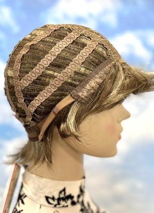 Парик русый короткий прямой модакрил / канекалон