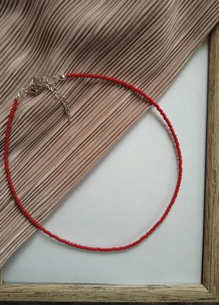 Красный чекер на шею из бисера