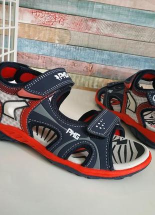 Нові сандалії primigi