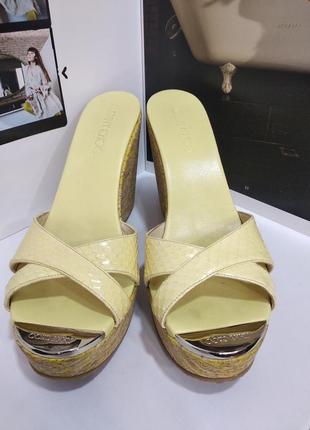 Босоножки на танкетке jimmy choo2 фото