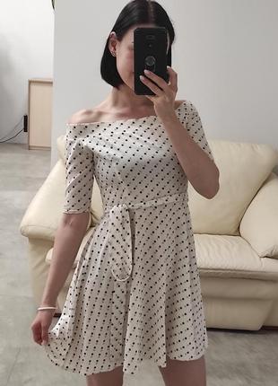 Плаття в горошок біле
