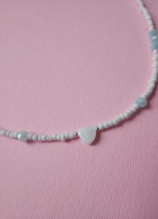 Белый чокер из бисера, ожерелье из бисера, чокер с перламутром3 фото