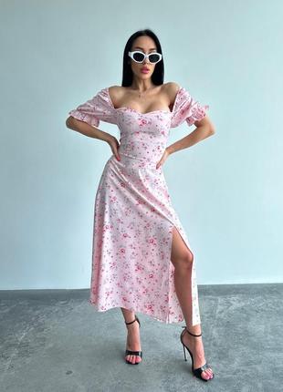 Літня, повітряна сукня міді. в квітковий принт, з розрізом на ніжці та відкритою...