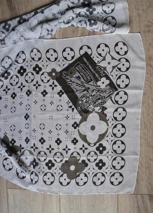 Лёгкий шарф в подарок к любой покупке со странички.