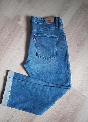 Джинсы укороченные "levis" 552