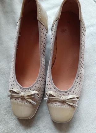 Легенькі туфельки