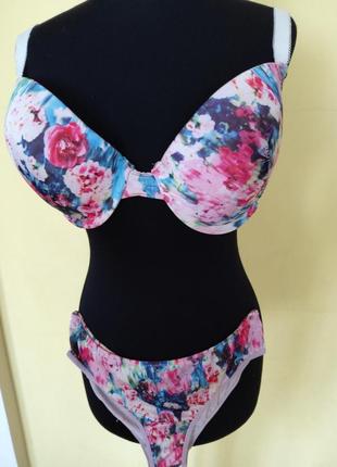 Купальник у квітковий принт роз. л-хл