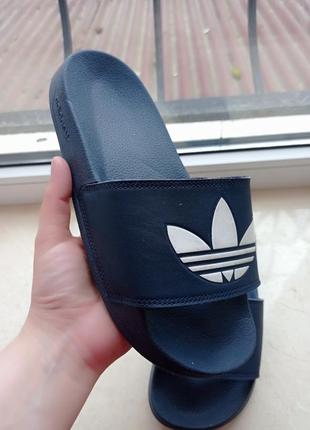 Оригинальные шлепанцы adidas