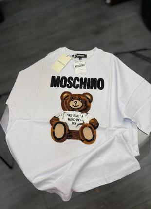 Футболка в стиле moschino2 фото