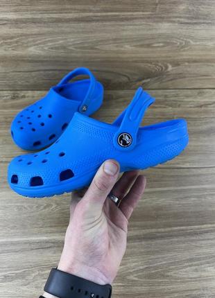 Босоножки crocs