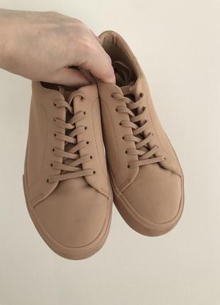 Бежеві, персикові кеди pull&bear