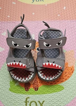 Босоножки сандали