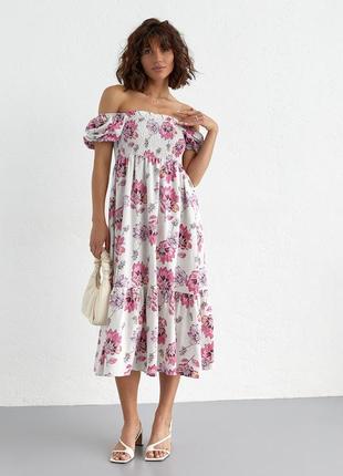 Летнее платье в цветочный узор с открытыми плечами4 фото