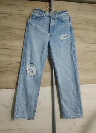 Крутые джинсы светлые с рваностями xs s